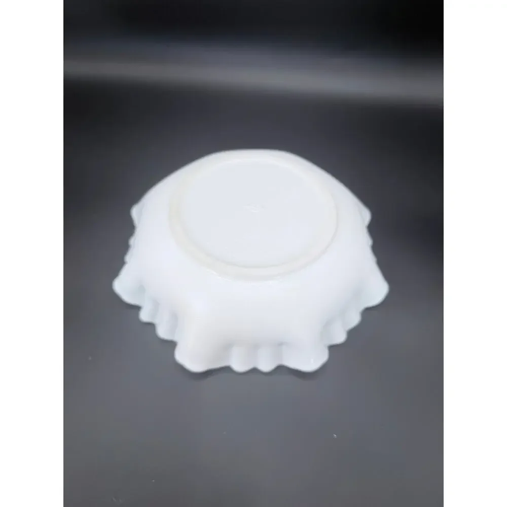 Vintage Westmoreland Paneled Grape Milk Glass 8.5in Ruffled Serving Bowl